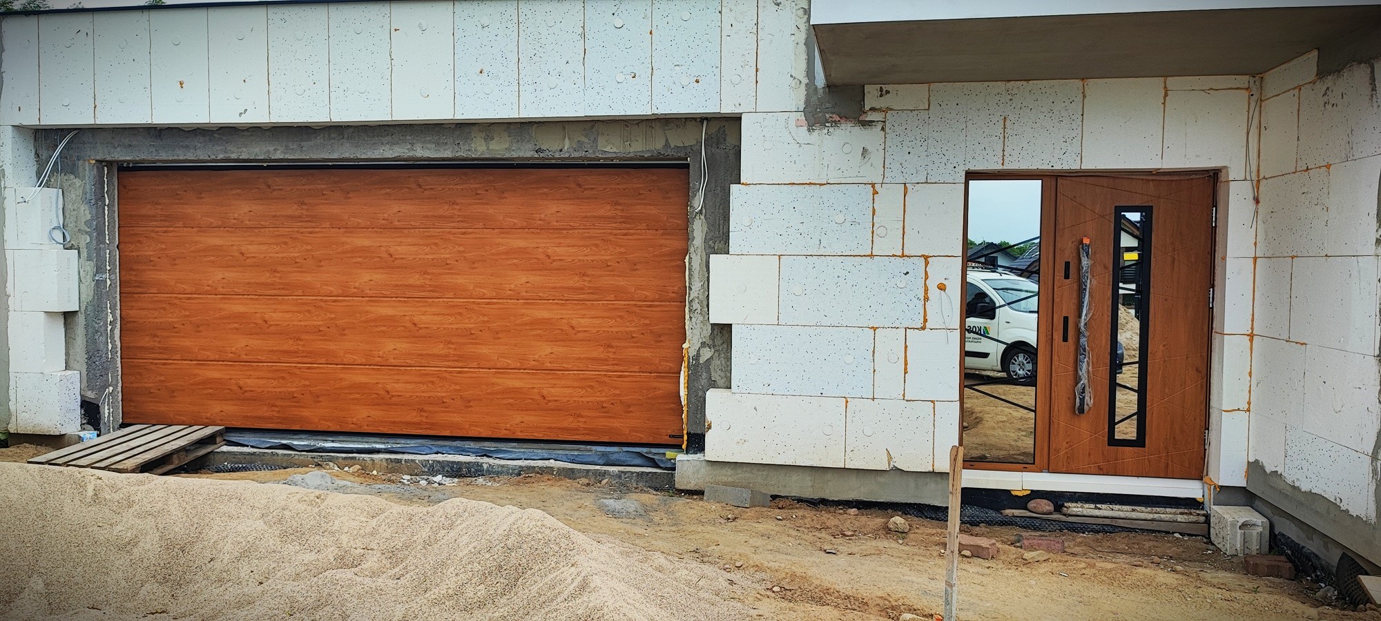 Brama oraz drzwi wejściowe